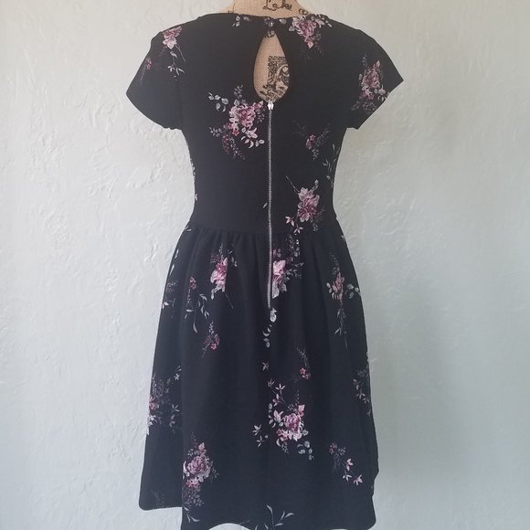 Floral Dress - Picture 2 of 8